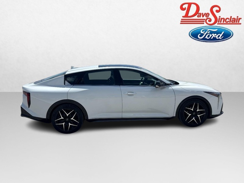 Kia K4 Vehicle Image 05