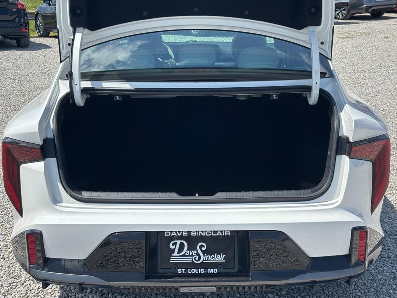 Kia K4 Vehicle Image 11