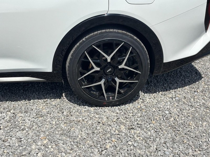 Kia K4 Vehicle Image 12