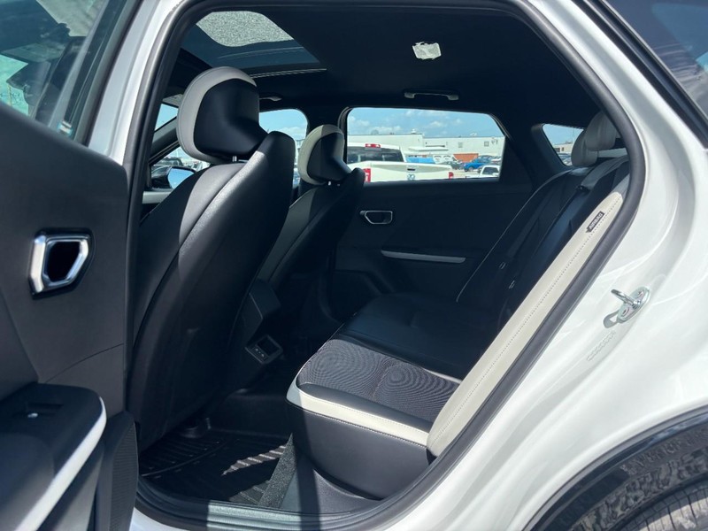 Kia K4 Vehicle Image 13