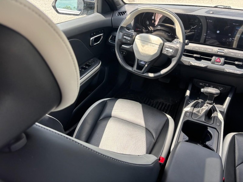 Kia K4 Vehicle Image 15