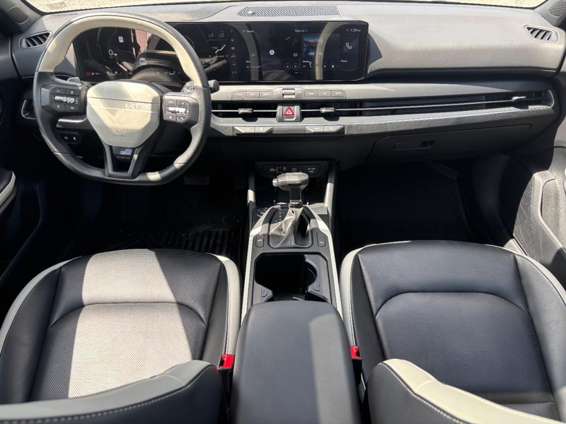 Kia K4 Vehicle Image 16