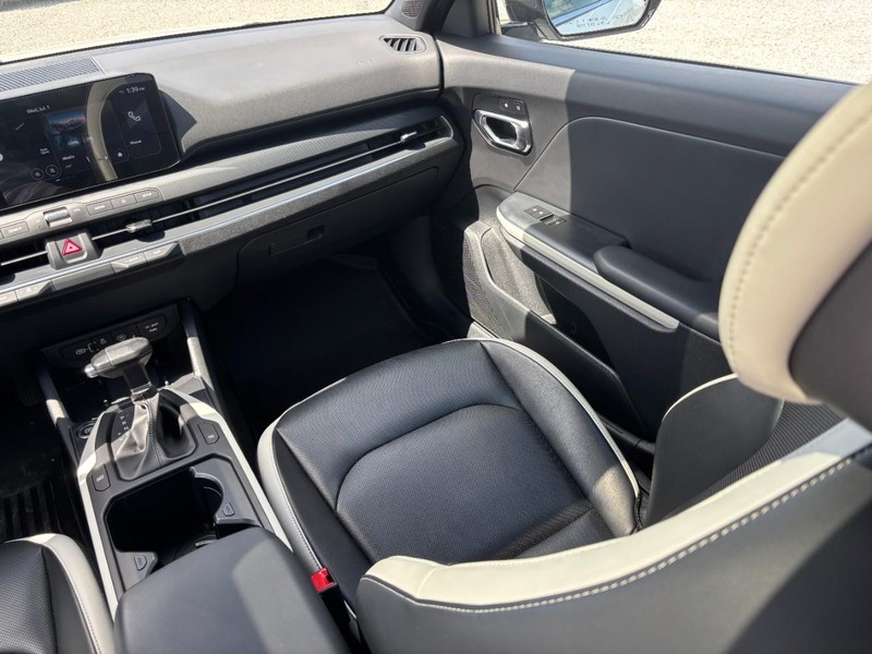 Kia K4 Vehicle Image 17