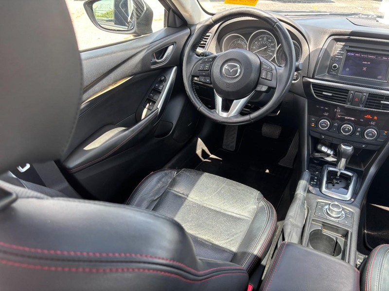 Mazda MAZDA6 Vehicle Full-screen Gallery Image 14