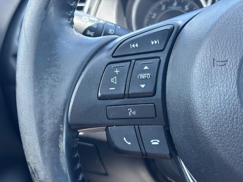 Mazda MAZDA6 Vehicle Full-screen Gallery Image 19