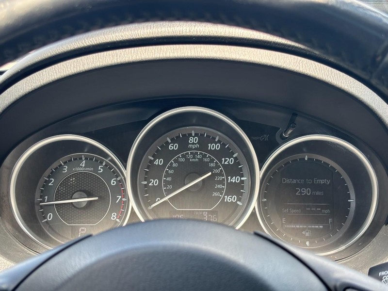Mazda MAZDA6 Vehicle Full-screen Gallery Image 21