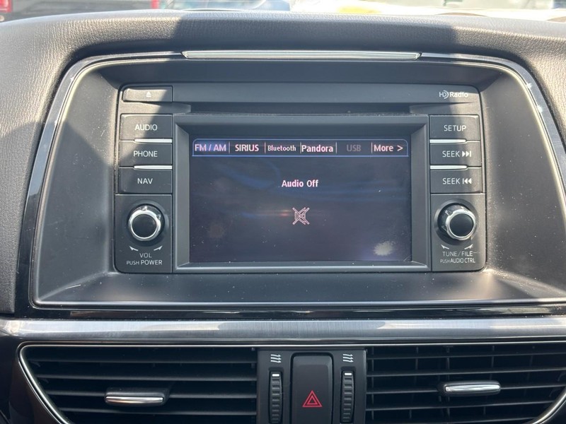 Mazda MAZDA6 Vehicle Full-screen Gallery Image 22