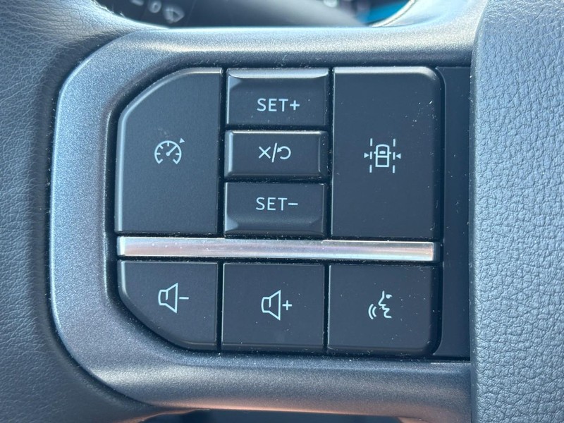 Ford F-150 Vehicle Full-screen Gallery Image 18