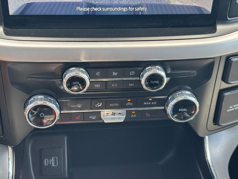 Ford F-150 Vehicle Full-screen Gallery Image 24
