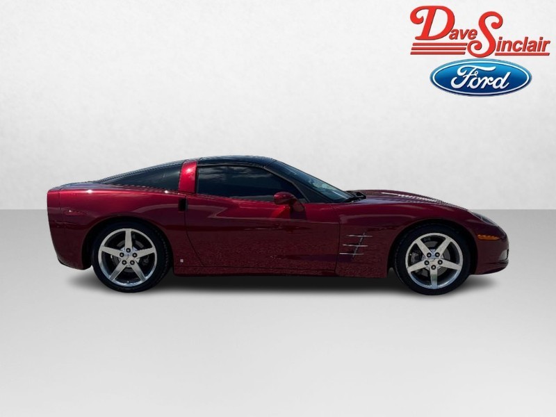 Chevrolet Corvette Vehicle Image 05