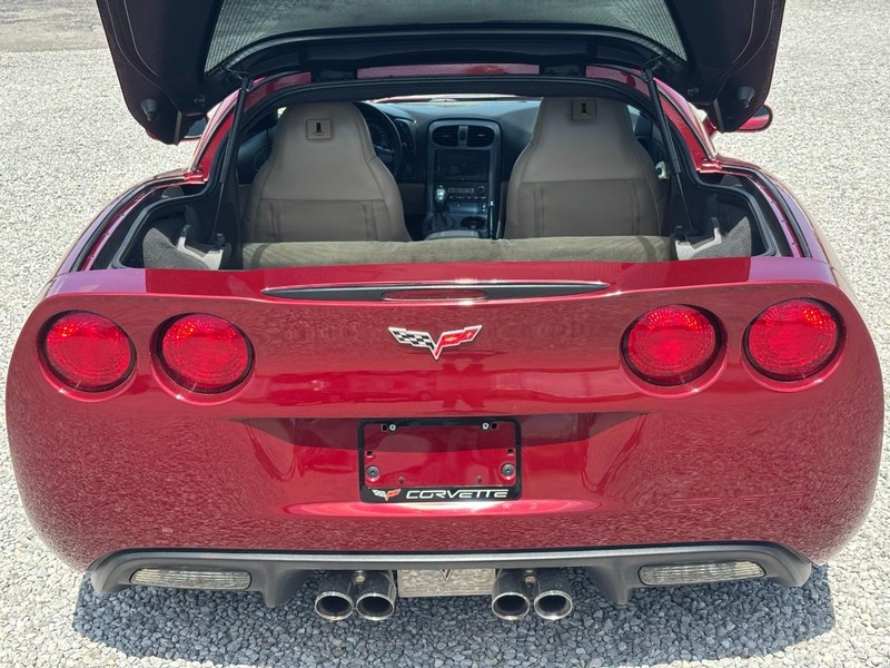 Chevrolet Corvette Vehicle Image 11