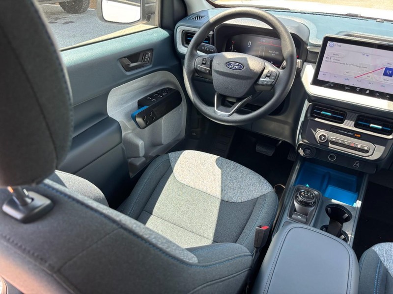 Ford Maverick Vehicle Full-screen Gallery Image 14