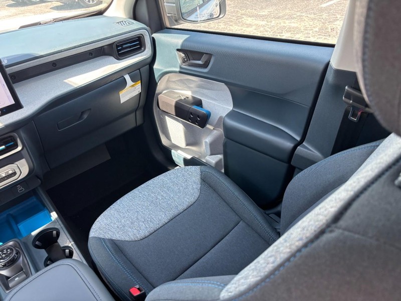 Ford Maverick Vehicle Full-screen Gallery Image 16