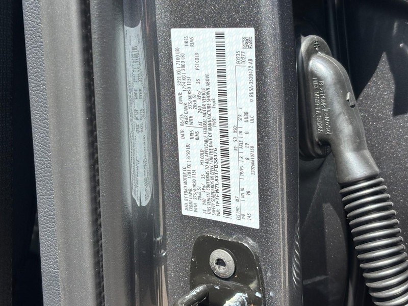 Ford F-150 Vehicle Full-screen Gallery Image 25
