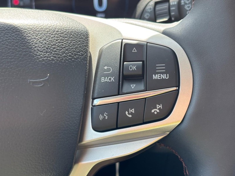 Ford Explorer Vehicle Full-screen Gallery Image 20