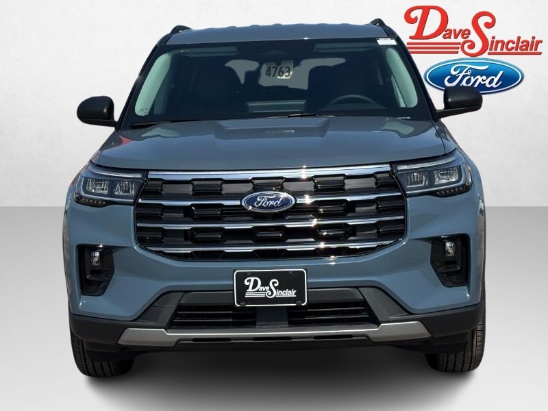Ford Explorer Vehicle Full-screen Gallery Image 02