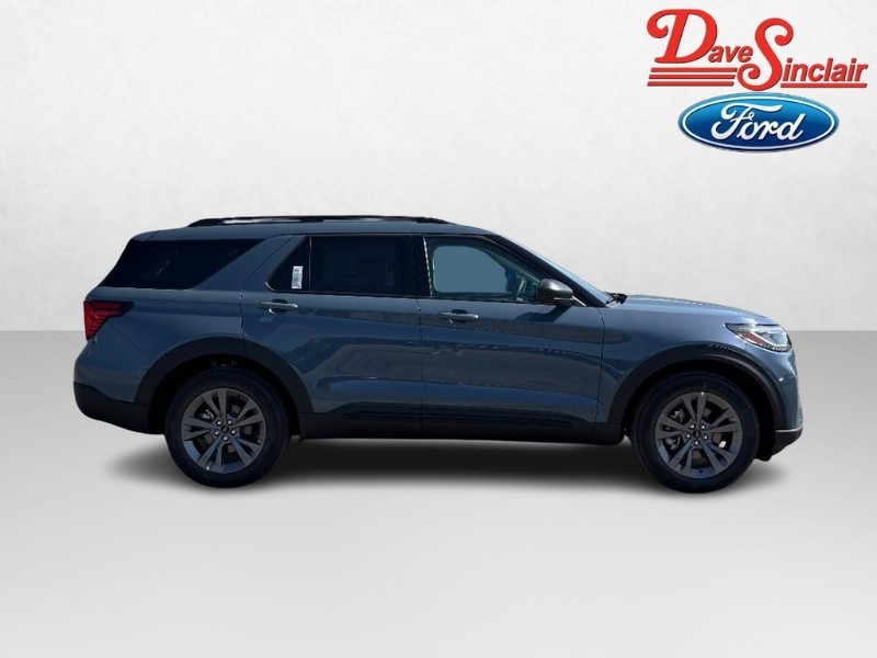 Ford Explorer Vehicle Full-screen Gallery Image 05