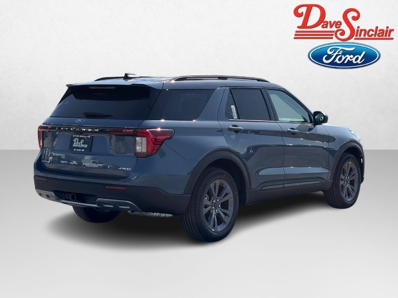 Ford Explorer Vehicle Full-screen Gallery Image 07