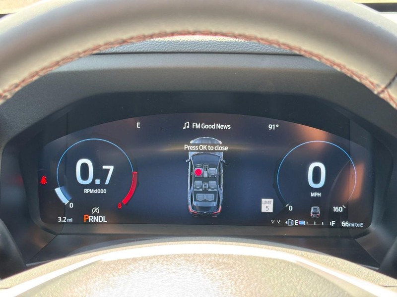 Ford Explorer Vehicle Full-screen Gallery Image 21