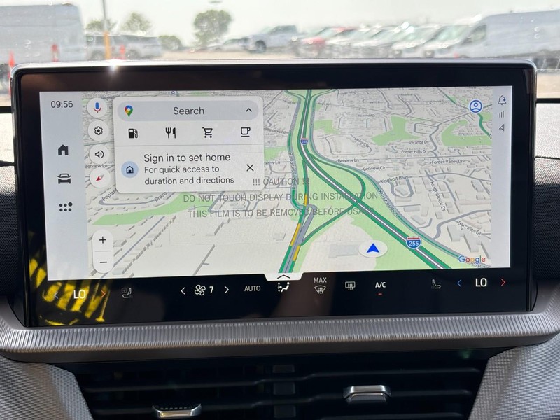 Ford Explorer Vehicle Full-screen Gallery Image 22