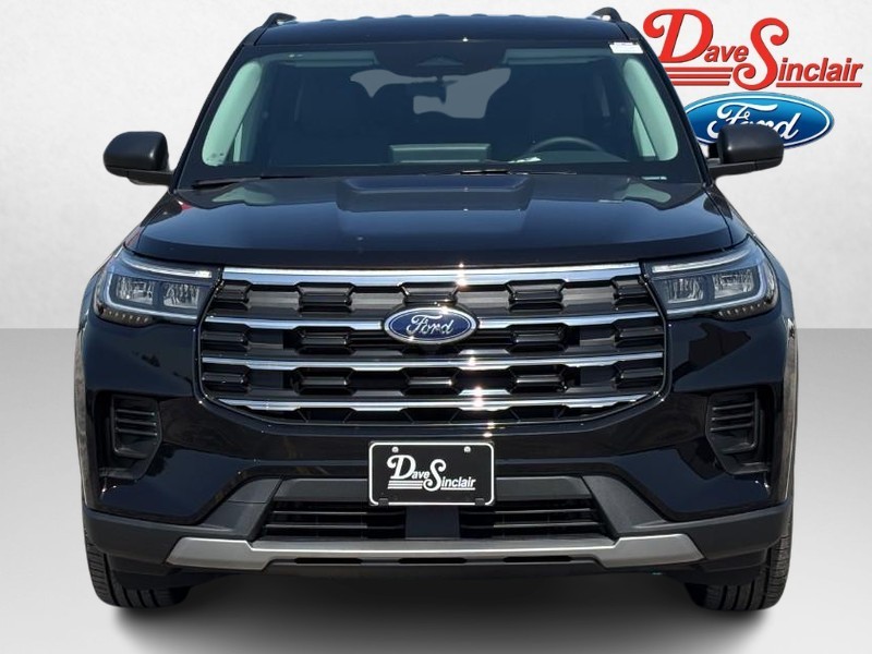 Ford Explorer Vehicle Full-screen Gallery Image 02