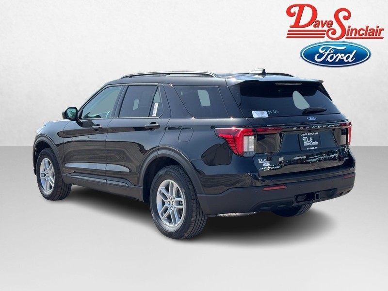 Ford Explorer Vehicle Full-screen Gallery Image 09