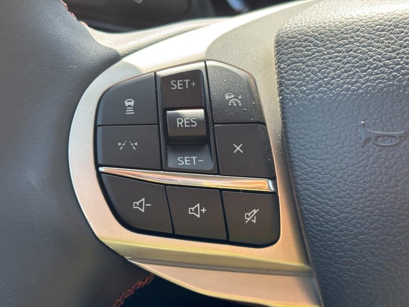 Ford Explorer Vehicle Full-screen Gallery Image 20