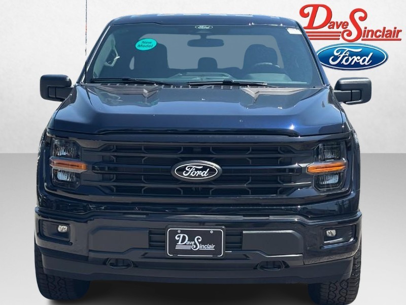 Ford F-150 Vehicle Full-screen Gallery Image 02