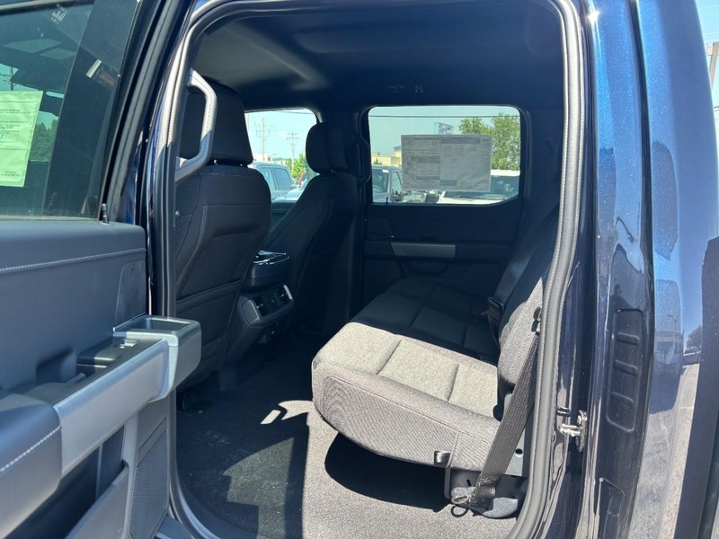 Ford F-150 Vehicle Full-screen Gallery Image 13