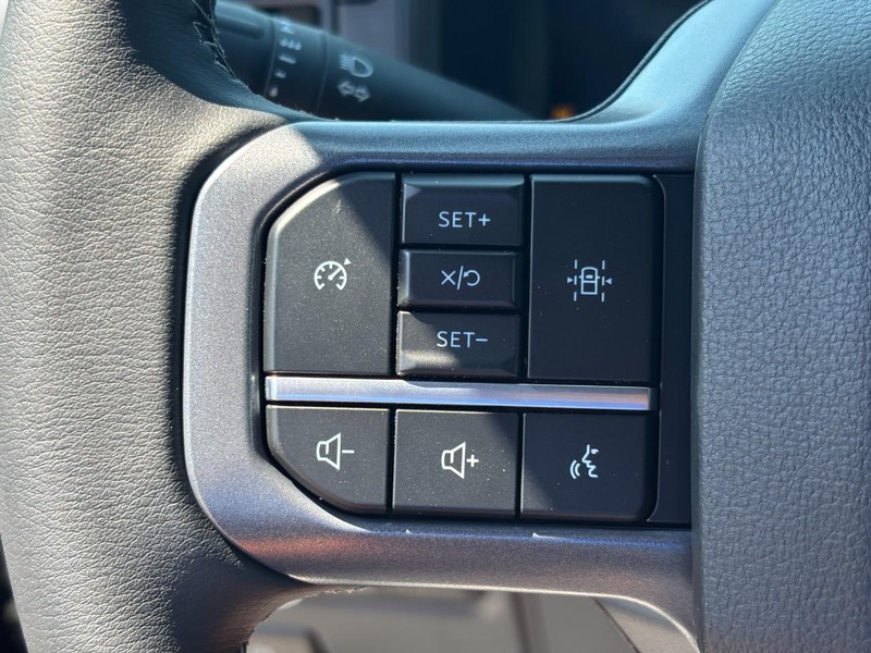 Ford F-150 Vehicle Full-screen Gallery Image 19