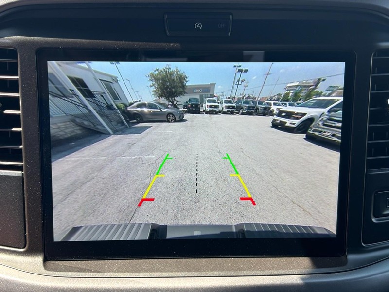 Ford F-150 Vehicle Full-screen Gallery Image 23