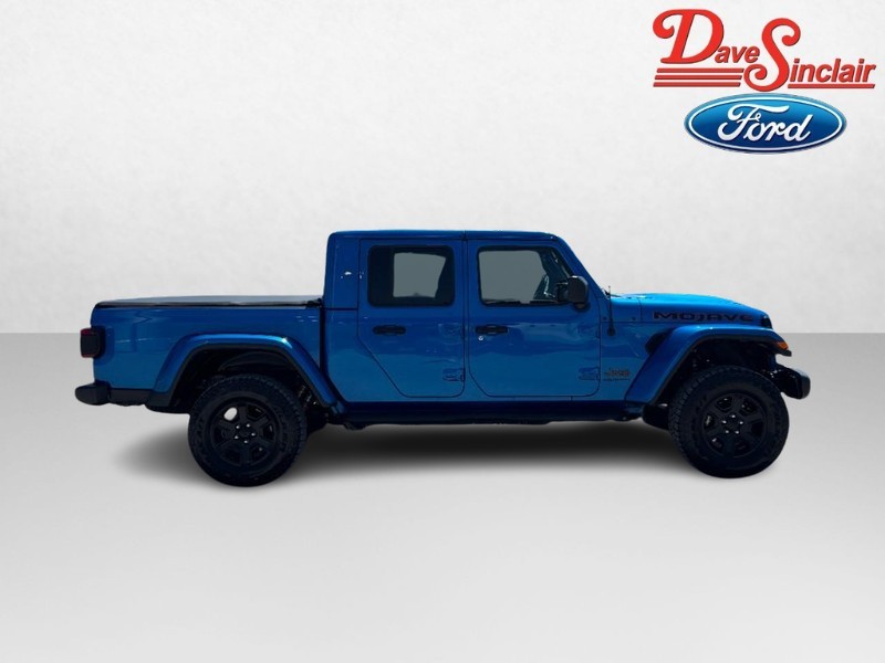 Jeep Gladiator Vehicle Full-screen Gallery Image 05