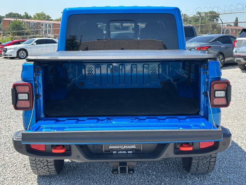 Jeep Gladiator Vehicle Full-screen Gallery Image 11