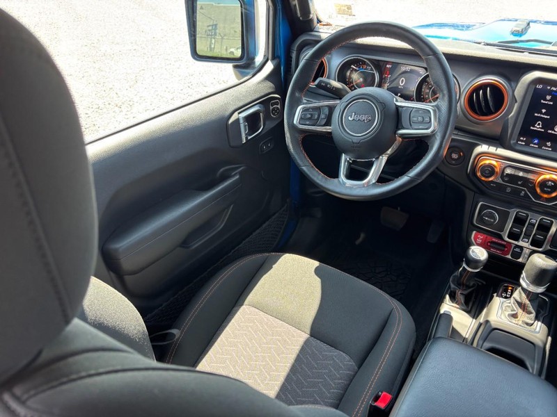 Jeep Gladiator Vehicle Full-screen Gallery Image 14