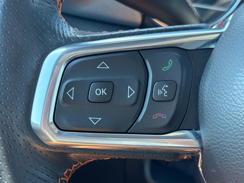 Jeep Gladiator Vehicle Full-screen Gallery Image 18