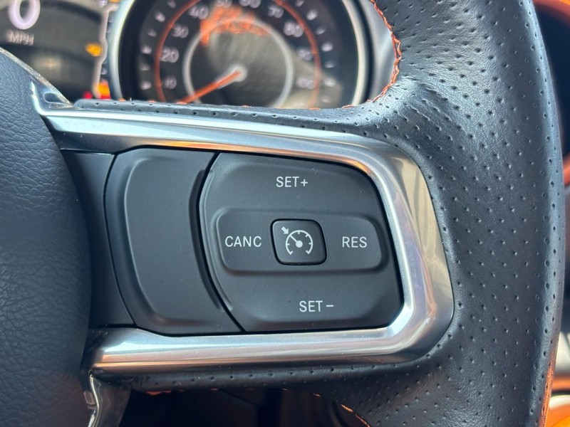 Jeep Gladiator Vehicle Full-screen Gallery Image 19