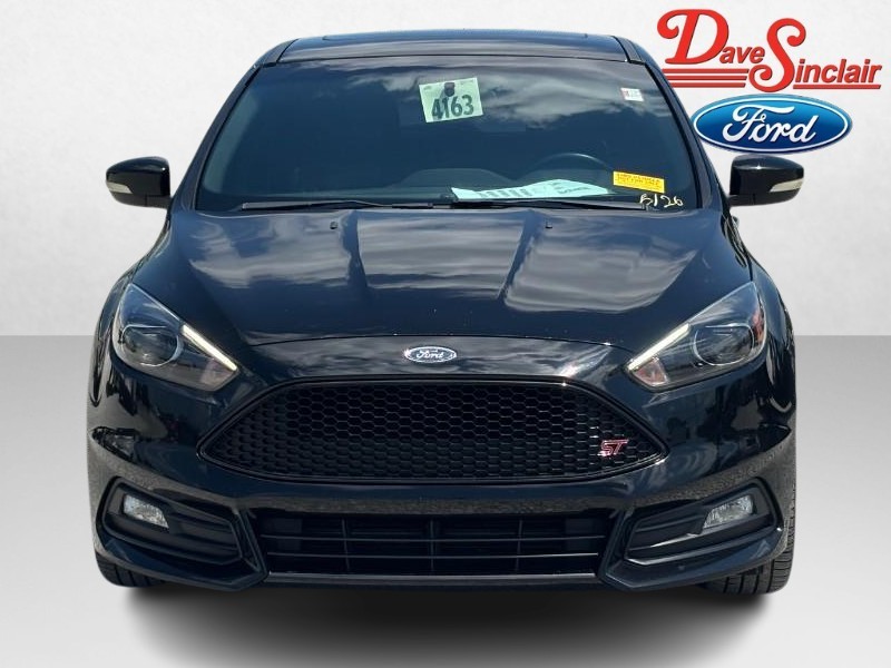 Ford Focus Vehicle Full-screen Gallery Image 02
