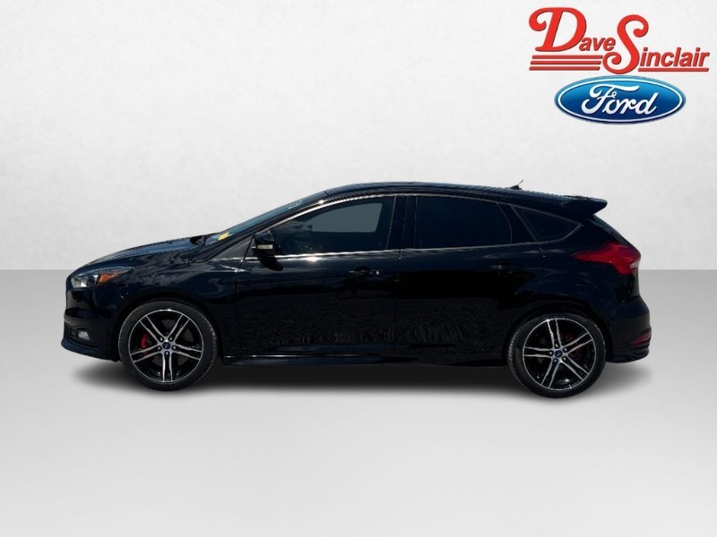 Ford Focus Vehicle Full-screen Gallery Image 10