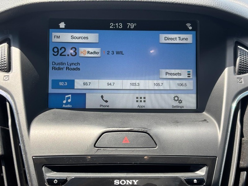 Ford Focus Vehicle Full-screen Gallery Image 22