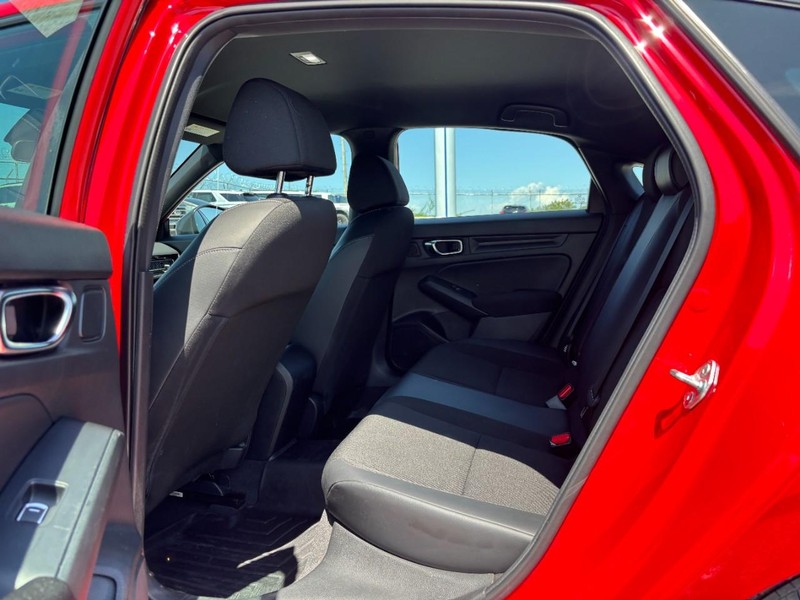 Honda Civic Hatchback Vehicle Image 13