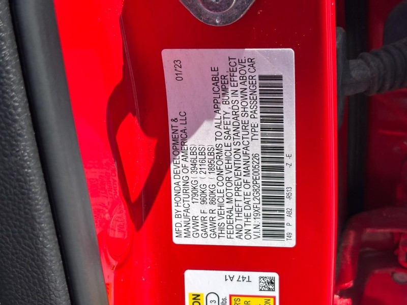 Honda Civic Hatchback Vehicle Image 25