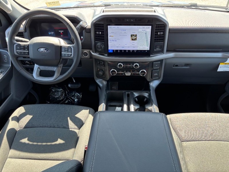 Ford F-150 Vehicle Full-screen Gallery Image 15
