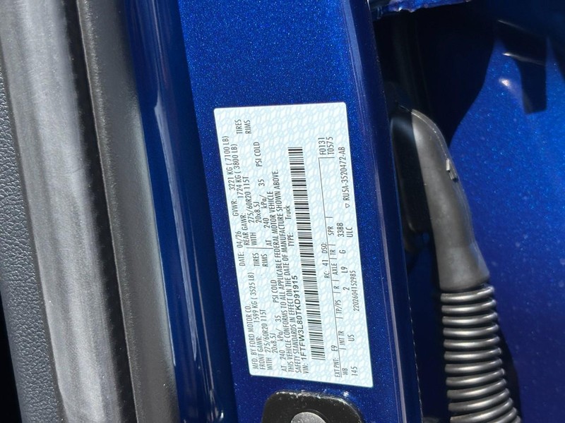Ford F-150 Vehicle Full-screen Gallery Image 26