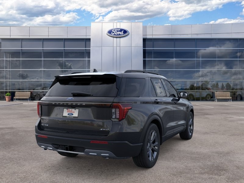 Ford Explorer Vehicle Full-screen Gallery Image 10