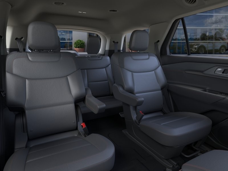 Ford Explorer Vehicle Full-screen Gallery Image 13