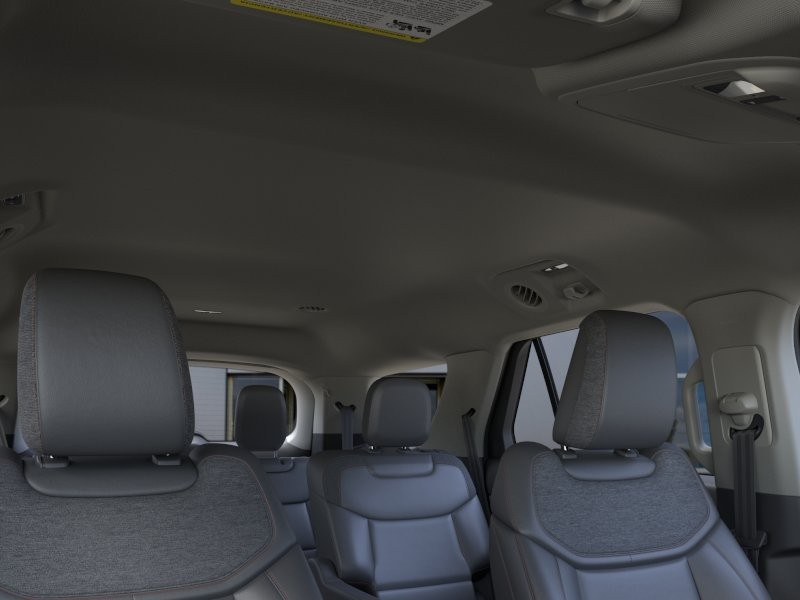 Ford Explorer Vehicle Full-screen Gallery Image 24