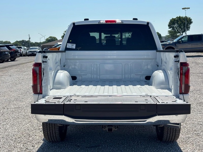 Ford F-150 Vehicle Full-screen Gallery Image 11