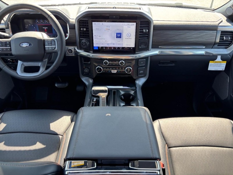 Ford F-150 Vehicle Full-screen Gallery Image 15