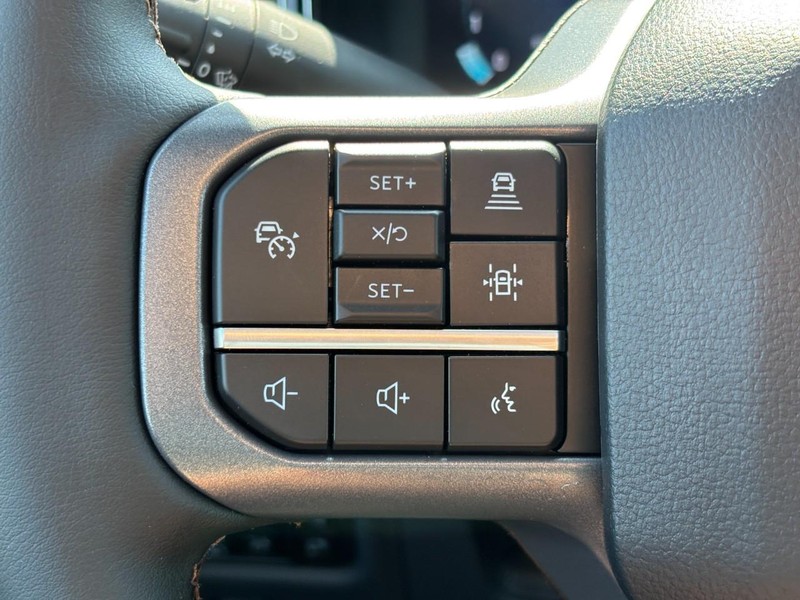 Ford F-150 Vehicle Full-screen Gallery Image 19