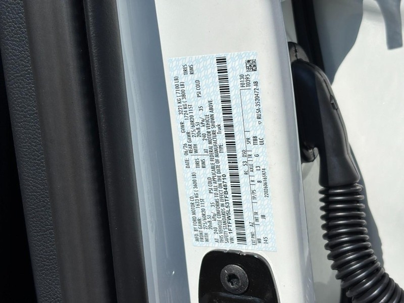 Ford F-150 Vehicle Full-screen Gallery Image 26